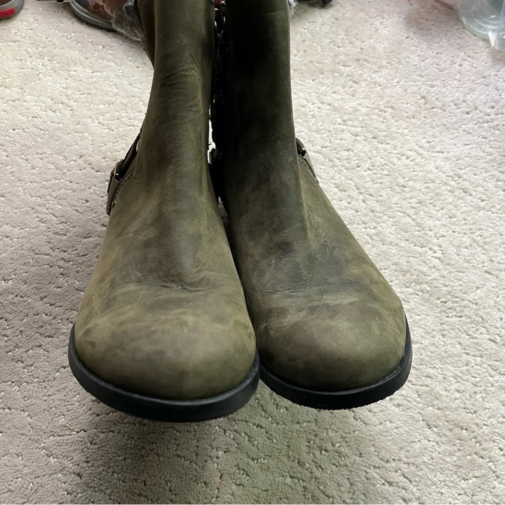 Sorel Lolla Ankle Boot Green Buckle 10